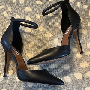 Steve Madden Vexxed - Black Ankle Strap Heels